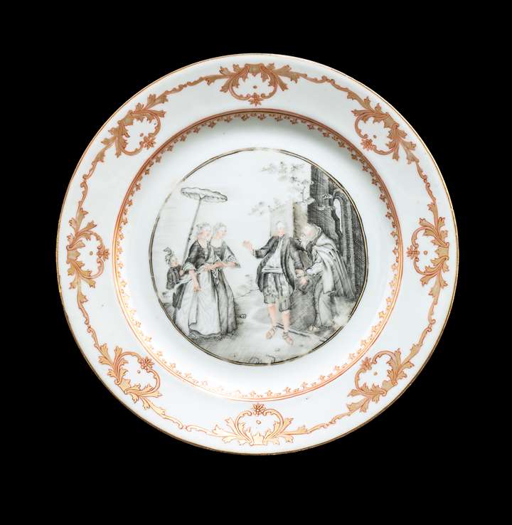 Pair of Chinese export porcelain European subject dinnerplates en grisaille